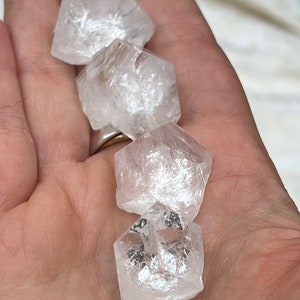 Apophyllite blanche brute sur gangue | Cristal Forest Pierre Brute unique 5 x 4.5 cm / 61 gr