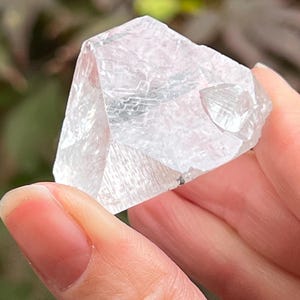 White Apophyllite Point / Pyramid / Tip AAA+