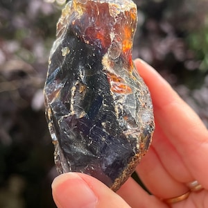 Large Sumatran Blue Amber Rough AAA+ : Grounding / Cleansing / Healing 63g 112