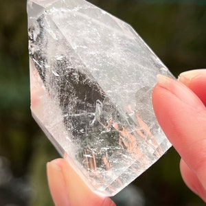 Clear Quartz Point Wand Brazilian AAA+ : Master Healer Clarity with Phantom 18 rainbows