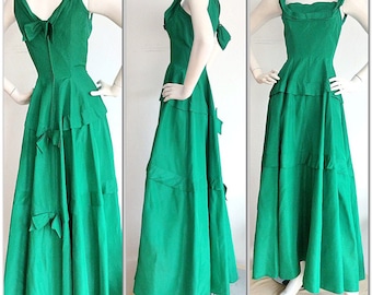 Stunning Vintage 1950s Harry Kaiser Gown / Bombshell Kelly Green Dress / Hollywood Glam Shelf Bow Gown w/ Full Skirt / Holiday Christmas