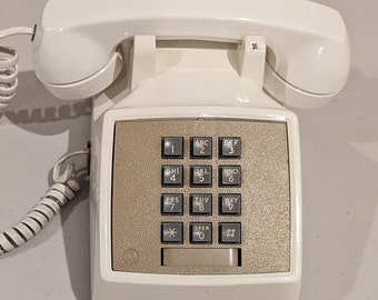 Téléphone blanc vintage à bouton-poussoir - Téléphone avec système de sonnerie ATT de Western Electric