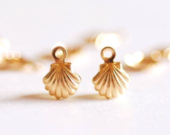 Small 14k Gold Filled Seashell charm, 14k gf, beach conch empty sea shell, sea life, marine life, clam shell, oyster shell [SEA5]