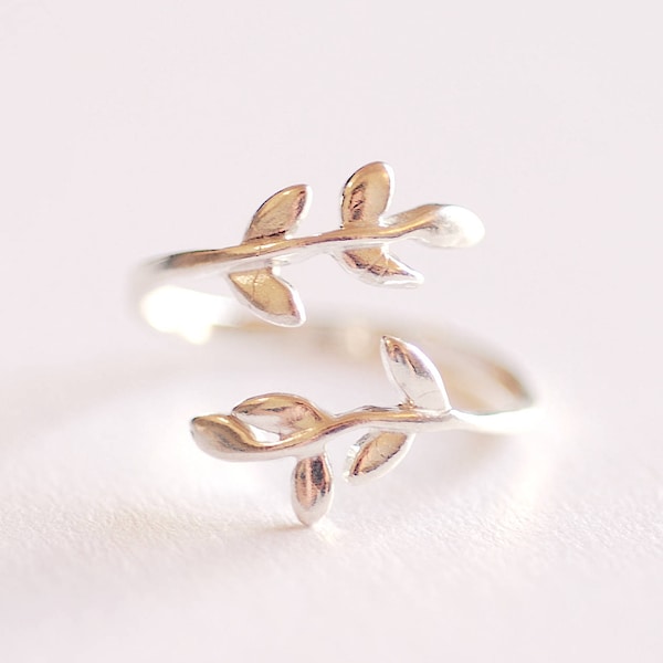 Sterling Silver Leaf  Branch Ring, Gold Leaf Ring, Rose Gold Leaf Ring. Layering Ring, Vine Ring, Laurel Ring, Nature Jewelry, twig ring