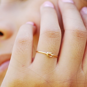 14k Gold filled Love Knot Ring- Stapelring, Midi Ring, Knuckle Ring, Dünnes Gold band, Herz Knoten Ring, 925 Sterling Silber Ring [15]