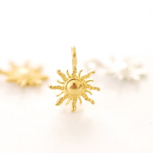 Vermeil Gold or Sterling Silver Sun charm Pendant Starburst Sun Rays Gold Sunshine Sky Celestial Polaris Wholesale Bulk Charms Jewelry [597]