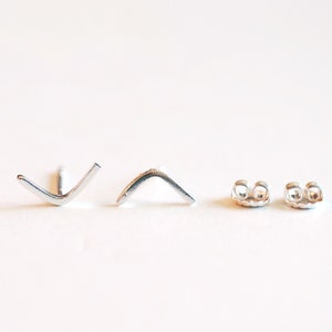 Chevron Ohrstecker Ohrringe 925 Sterling Silber, Gold, Rose Gold, zierliche minimalistischen Chevron-Ohrringe, dreieckohrstecker, Pfeil-Ohrstecker