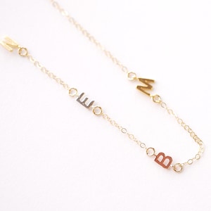 Encanto del conector de la letra de oro vermeil - 18k chapado en oro 925 plata de ley alfabeto letra inicial mayúscula conector enlace espaciador encanto 534