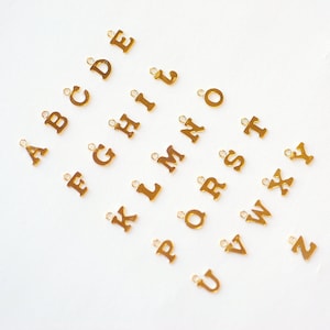14k oro lleno inicial bloque letra encanto gota A - Z alfabeto letra gota encanto colgante encanto personalizado oro alfabeto, 438