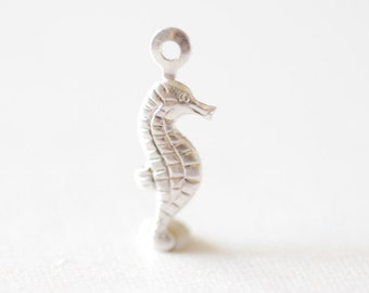 Sterling Silver Seahorse Charm Pendant, Silver Seahorse Charm, Sea horse Charm, 925 Silver Seahorse, Sea Life Jewelry Component [SEA10]