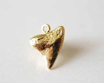 Shiny Vermeil Gold Shark Tooth- 18k gold plated over Sterling Silver Shark tooth, Small shark tooth, Shark tooth Necklace Pendant, 73