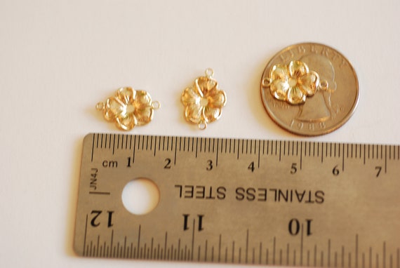 [グレースユー]Grace Flower Charm (Gold) 14K Gold Two-tone Filigree Flower Charm - Etsy