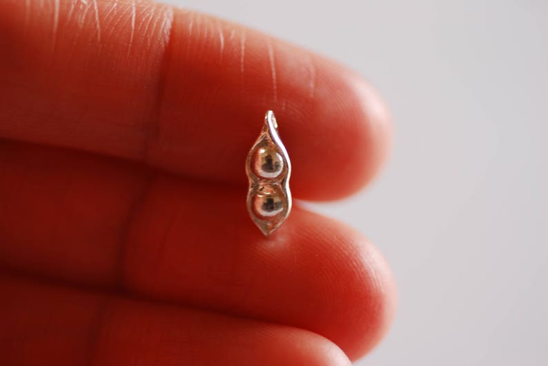Sweet Pea,347 Two Peas in a Pod Charm Pendant- Shiny Gold Peas in a pod Pea Pod Necklace Pea Pod Charm,Best Friends Charm,Gold Baby Charm