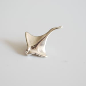 Dije de raya en plata de ley - Dije de raya en plata 925, Dije de vida marina, Raya en plata de ley, Dijes de plata de ley al por mayor 102