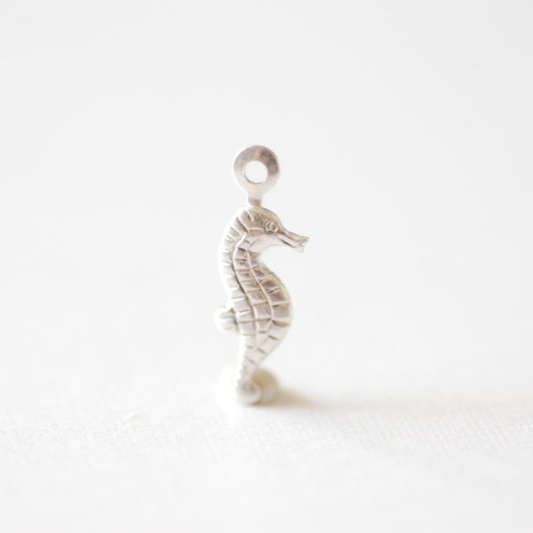 Sterling Silver Seahorse Charm Pendant, Silver Seahorse Charm, Sea horse Charm, 925 Silver Seahorse, Sea Life Jewelry Component [SEA10]