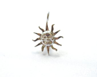 925 Sterling Silver Sun Open-back Charm Pendant 28mm x 22mm 925 Sterling Silver Sun Open-back Charm Pendant 28mm x 22mm