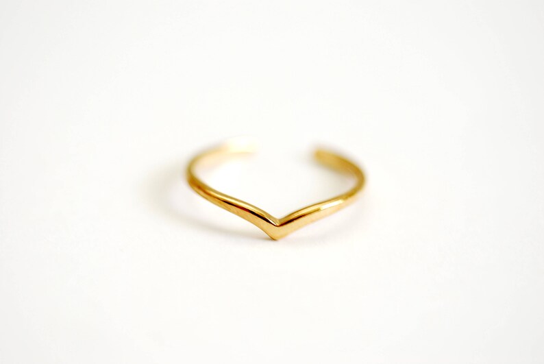 Chevron Ring in Gold Silver Rose Gold, Stackable Chevron Rings, V-Ring, Thin Chevron Ring, Minimalist Ring, Triangle Ring, Adjustable Ring image 6