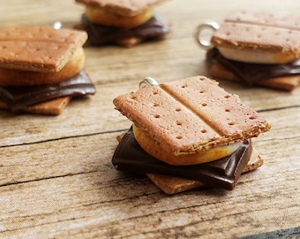 S&#39;mores Charm