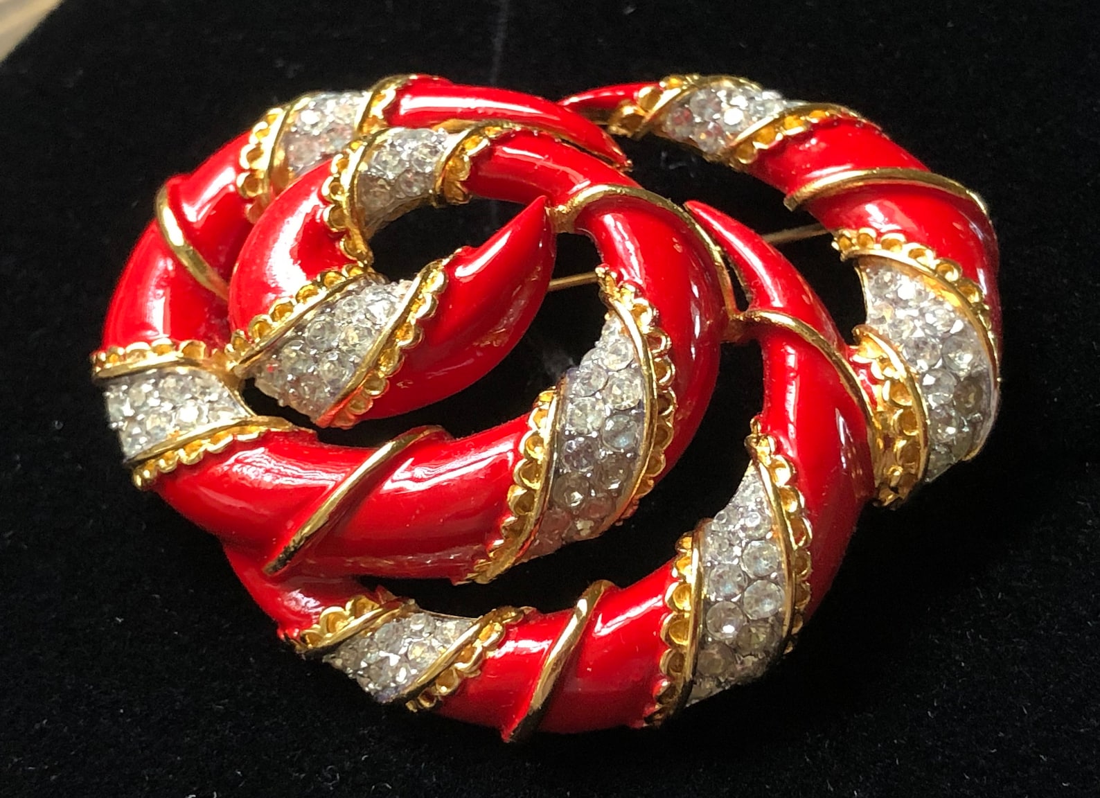 Vintage Trifari Brooch Pinred Enamel/clear Rhinestones/gold Etsy