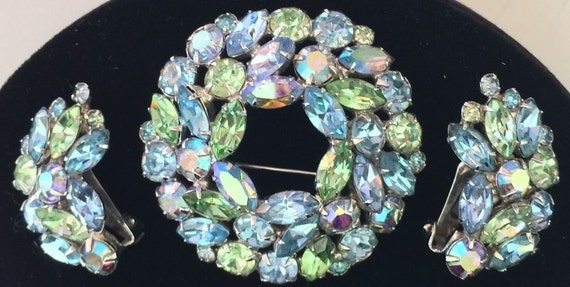 Glittering Vintage Weiss Sparkly Brooch Earrings … - image 5