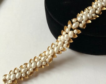 Vintage Trifari Bracelet~Pearls/Gold Tone~ Signed