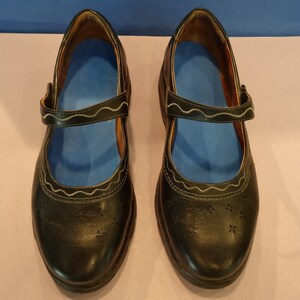 perfect condition circa 1990s WOMEN/'S TONG SANDALS Silver blue size 9.5 usa rubber sles and leather