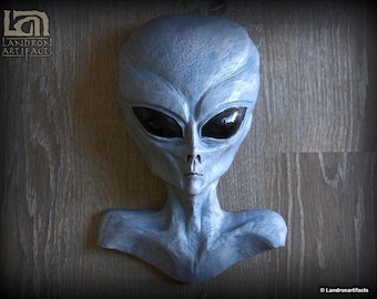 Alien Grey Wall Plaque Sculpture UFO Gift Area 51 Memorabilia X