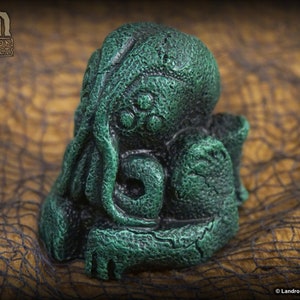 Cthulhu Idol Statue Figurine v2 - Lovecraft Replica Gothic Horror Art Oddity Artifact - Green Edition