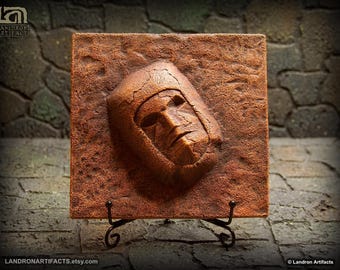 Face On Mars Diorama Sculpture with Stand Martian Alien Plaque Sci-fi Decor Area 51 Art Collectible Ancient Aliens