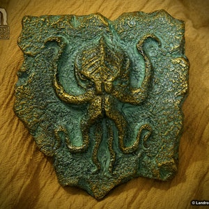 Cthulhu Idol Wall Relief Sculpture - Lovecraft Replica Gothic Horror Art Oddity Artifact - Bronze Color Edition