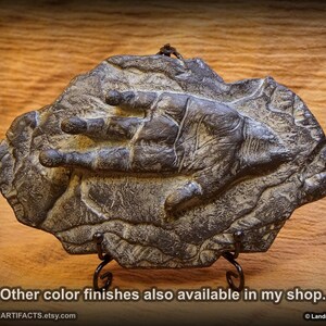 Grey Alien Hand Fossil Replica With Stand - UFO Gift Area 51 ...
