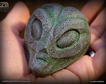 Grey Alien Stone Carving Artifact Replica Mossy Aztec Stone Color UFO Gift Area 51 Memorabilia X Files Collectible Sci-Fi Decor Oddity