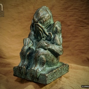 Cthulhu Idol Statue Large 8 inches - Lovecraft Prop Replica Gothic Decor Horror Art - Bronze Color Edition