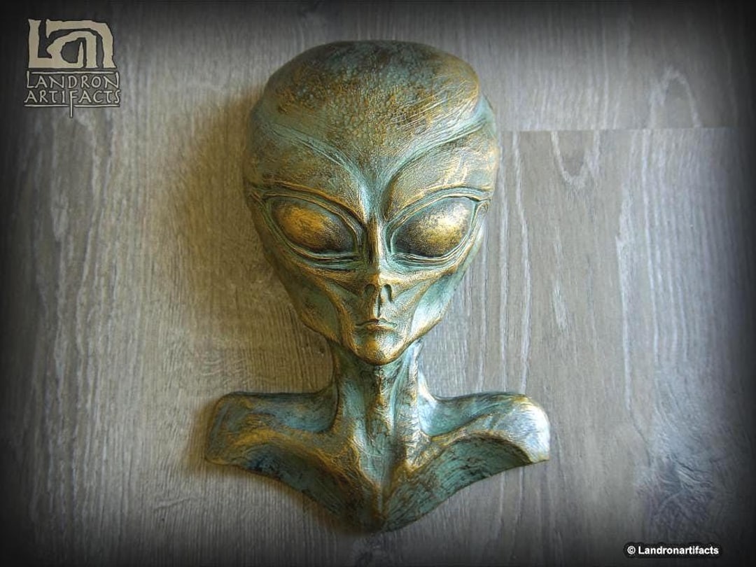 Alien Grey Bust Sci-fi Wall Sculpture Relief UFO Area 51 Roswell