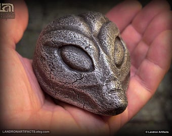 Grey Alien Stone Carving Artifact Replica Pewter Color UFO Gift Area 51 Memorabilia X Files Collectible Sci-Fi Decor Oddity