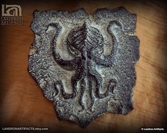Cthulhu Idol Wall Relief Sculpture - Lovecraft Replica Gothic Horror Art Oddity Artifact - Onyx Color Edition