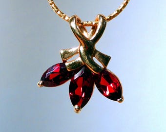 Dainty 14k Gold Three Stone Facetted Pendant with 16" Chain