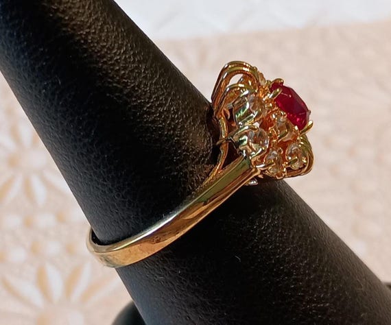 Unique 18K GE Cluster Ring with Ruby Red Focal St… - image 3
