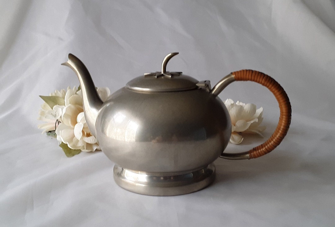 Whimsical Vintage Tomato Teapot by Queen Art Pewter Made in Brooklyn NY