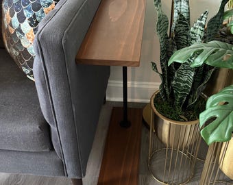Slim Industrial Pipe and Wood Side Table | Narrow C-Shaped End Table | Modern Style | Sofa Table for Small Spaces | Plant Stand Accent Table