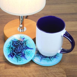 Blue Resin Flower Coasters – Handmade Bloom Epoxy Coaster Set for Coastal Home Decor & Gifts