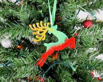Weihnachtsschmuck in Rot & Grün: Handgemachte Rentier Baumschmuck