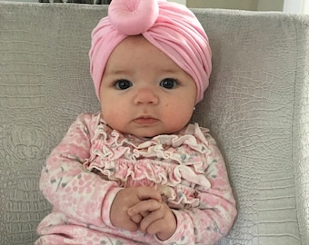 Kauwgomroze babymutsje met tulbandknoop: handgemaakt in de VS