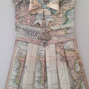 Italie - carte pliée à la main 26 x 18 po. robe en papier - tenture murale pour chambre d'enfant, chambre de fille, art mural, robe en papier suspendue