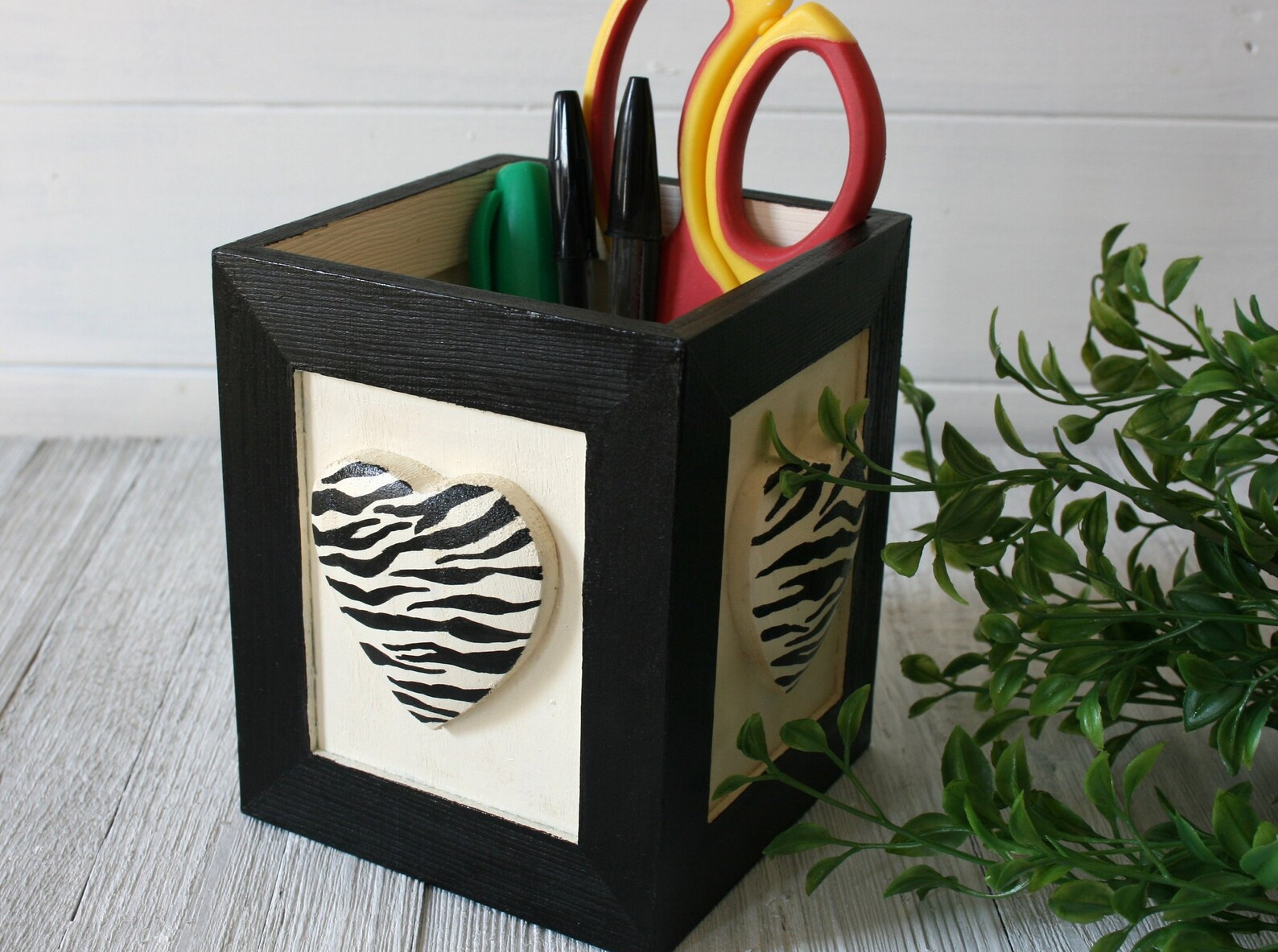 Tasse Vintage En Plastique Rouge – Forme Crayon Géant – Déco Chambre Rétro Enfant