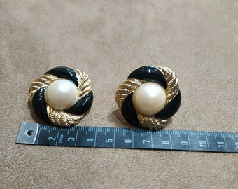 Orecchini A Rosa Vintage Con Perla Smaltata E Cristallo - Eleganti Gioielli A Fiore Per Donna, Colore Nero E Oro, Regalo Ideale