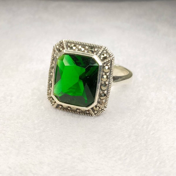 Art Deco Ring Silver Emerald Green Marcasite