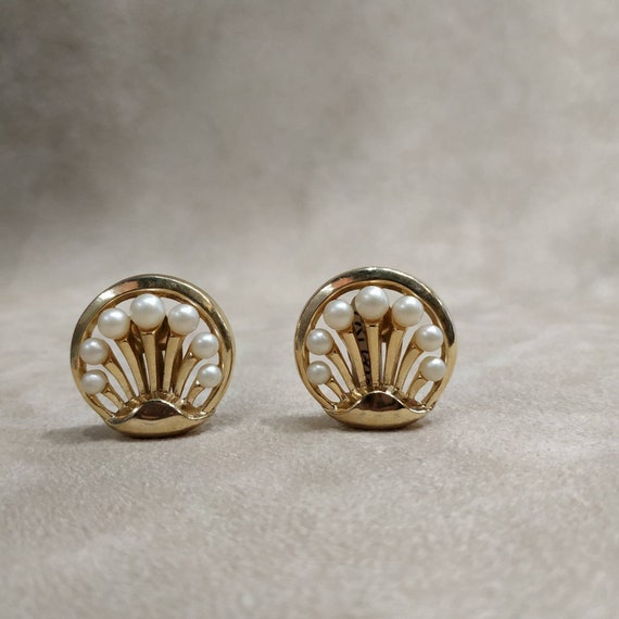Trifari Vintage Pearl Earrings Clip On Floral Gold