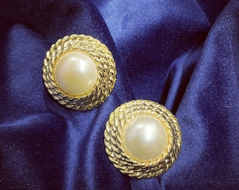 Vintage Gold Rope trim Pearl Earrings Clip On