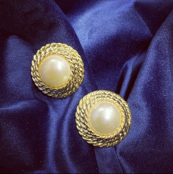 Givenchy Vintage Gold Snake Pearl Earrings – Amarcord Vintage Fashion